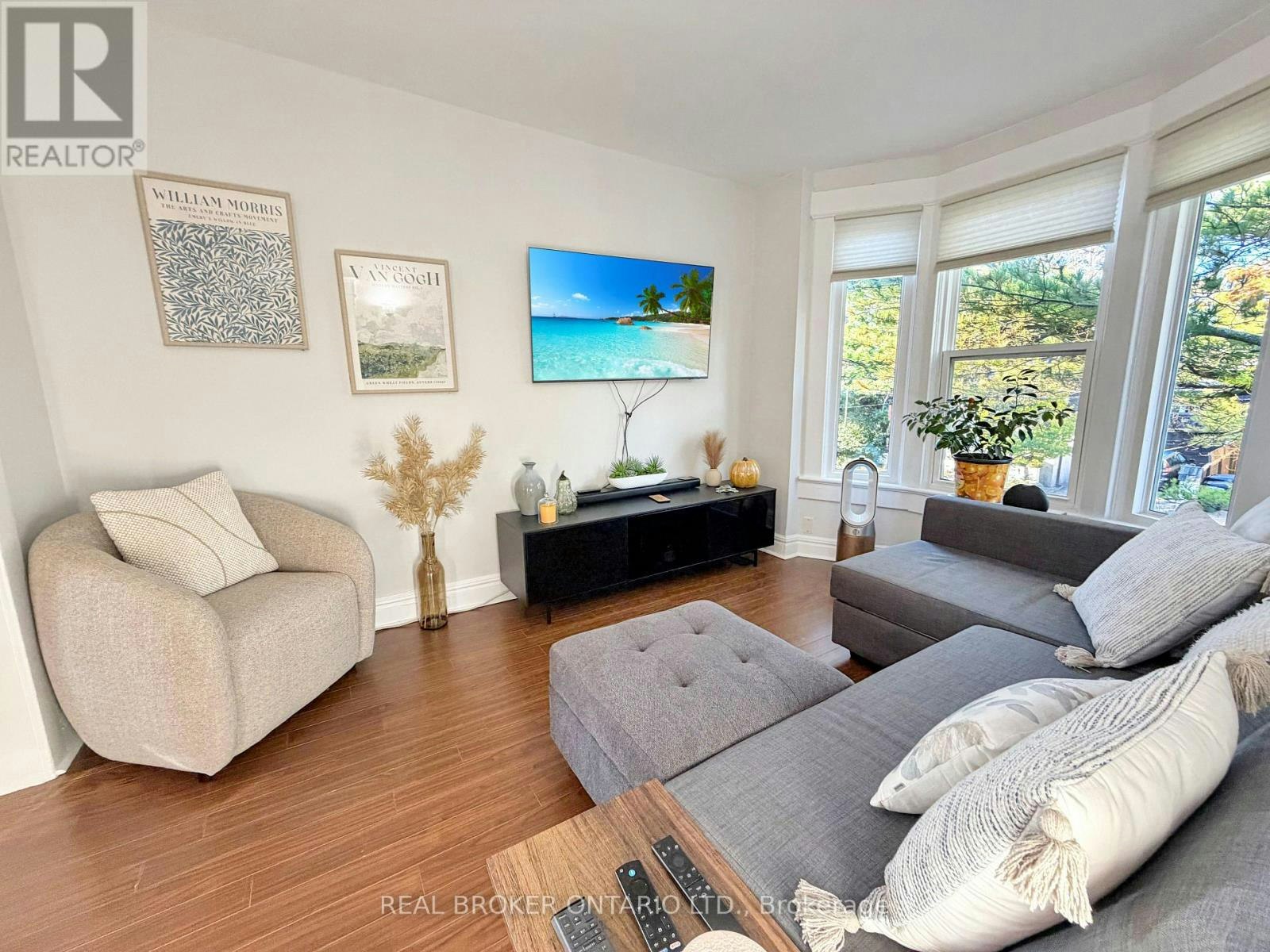 UPPER-79 Blantyre Avenue, Toronto, ON, M1N 2R6 - 2