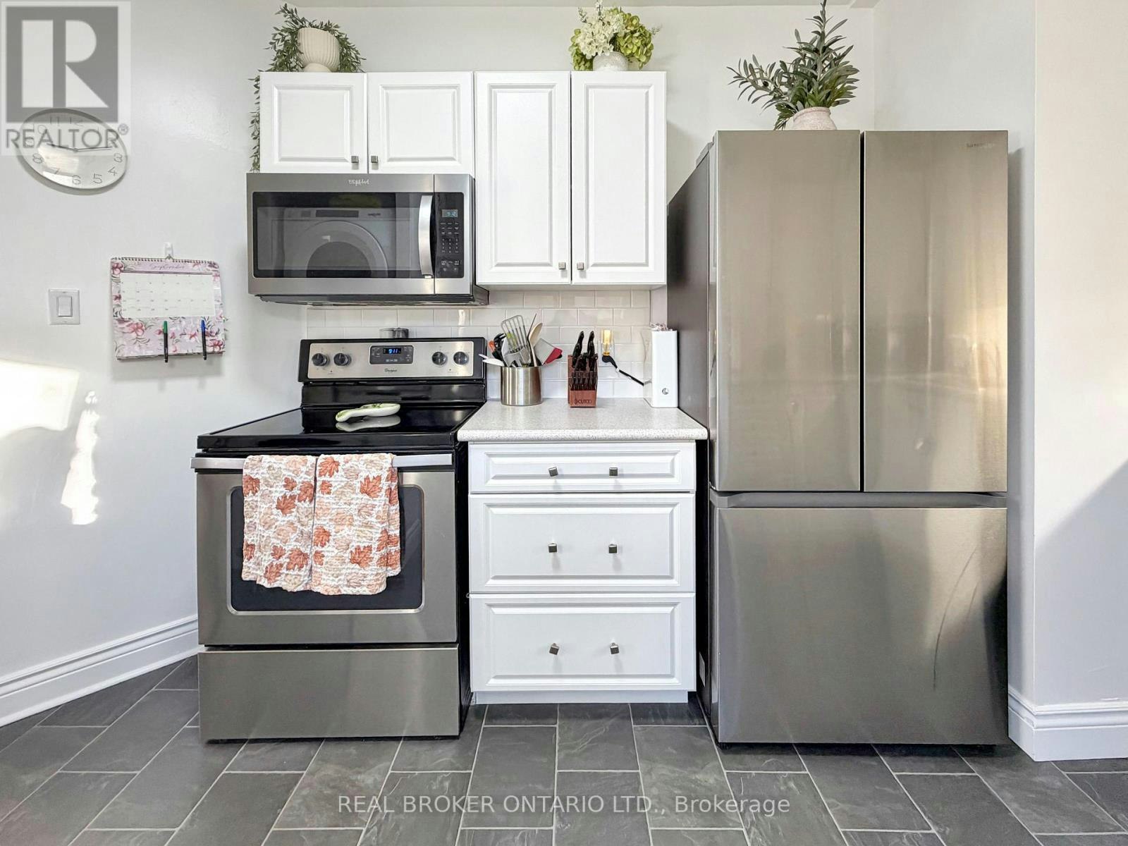 UPPER-79 Blantyre Avenue, Toronto, ON, M1N 2R6 - 8