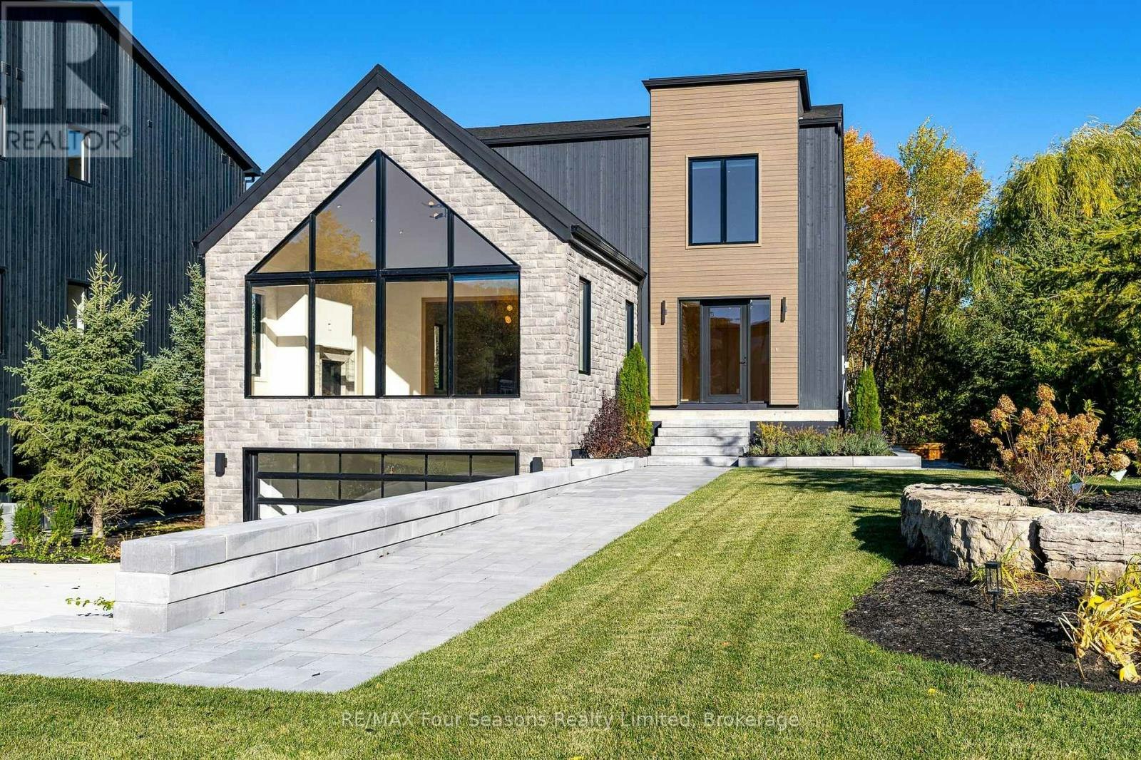 123 Salzburg Place, Blue Mountains, ON, L9Y 0S2
