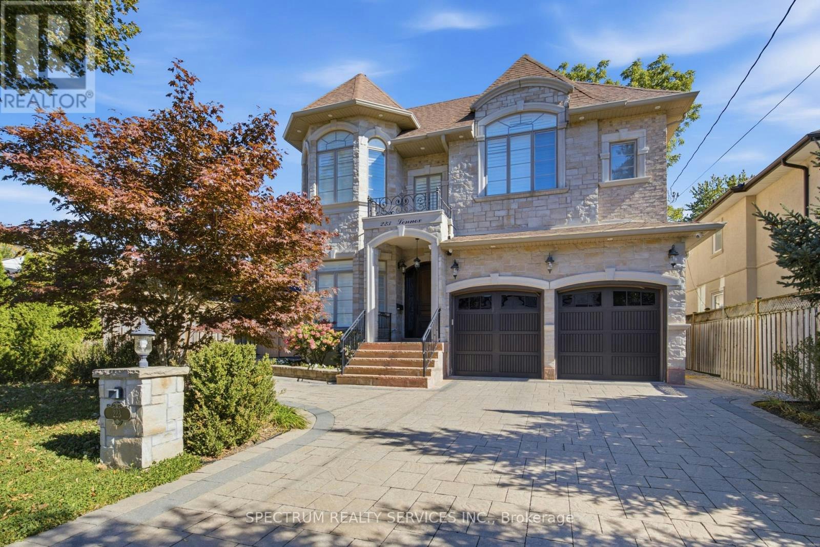 223 Lennox Avenue, Richmond Hill, ON, L4C 2A4