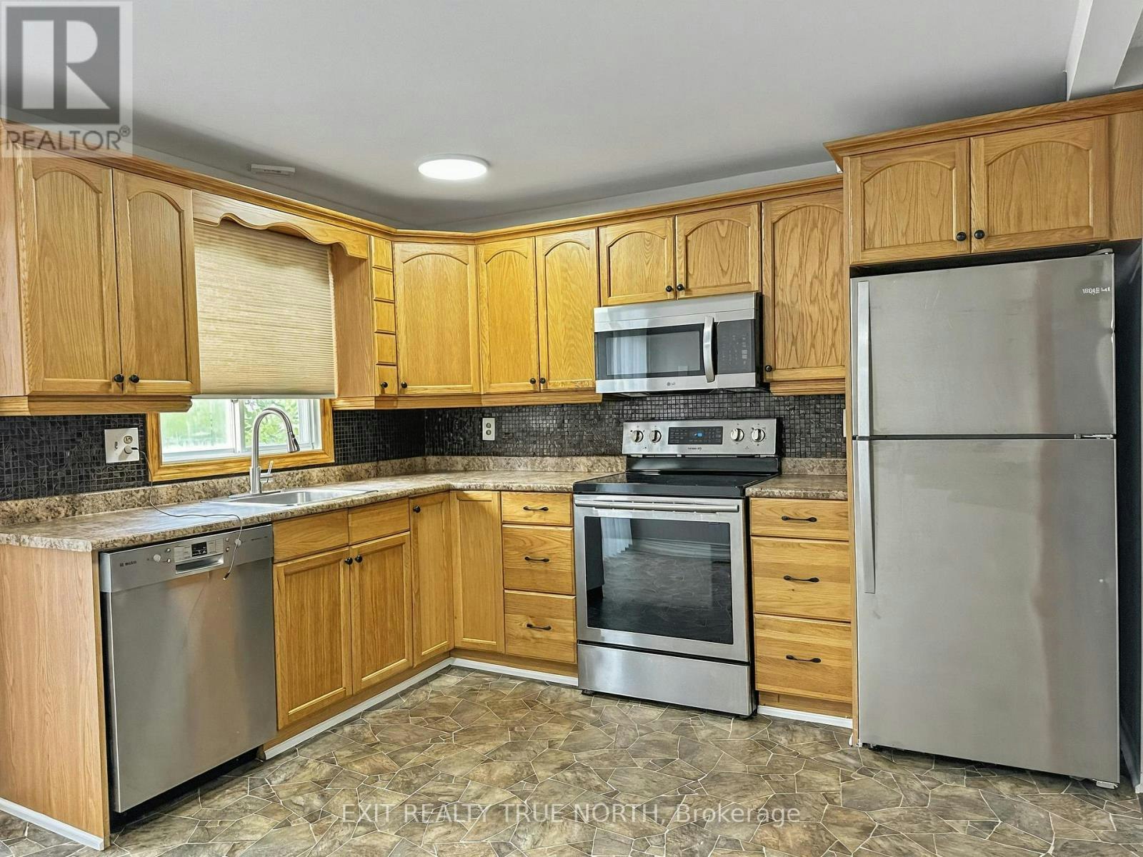 71 Hickling Trail, Barrie, ON, L4M 5S7 - 2