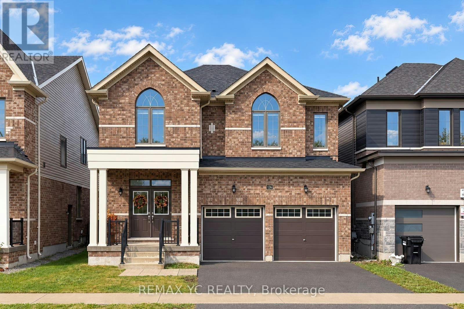 126 Durham Avenue, Barrie, ON, L9J 0W7