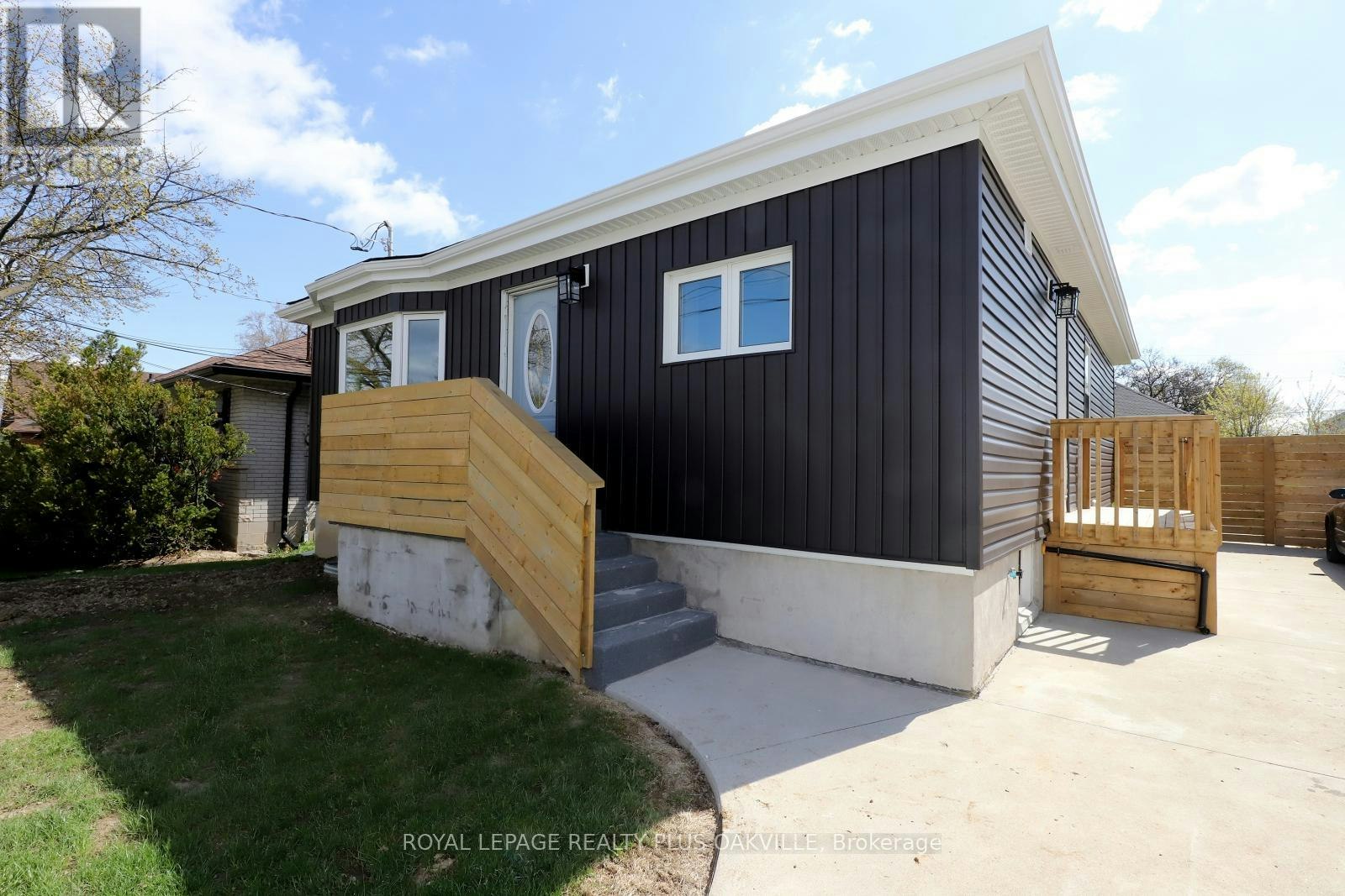MAIN FLOOR-269 5th Street WEST, Hamilton, ON, L9C 3N9 - 2