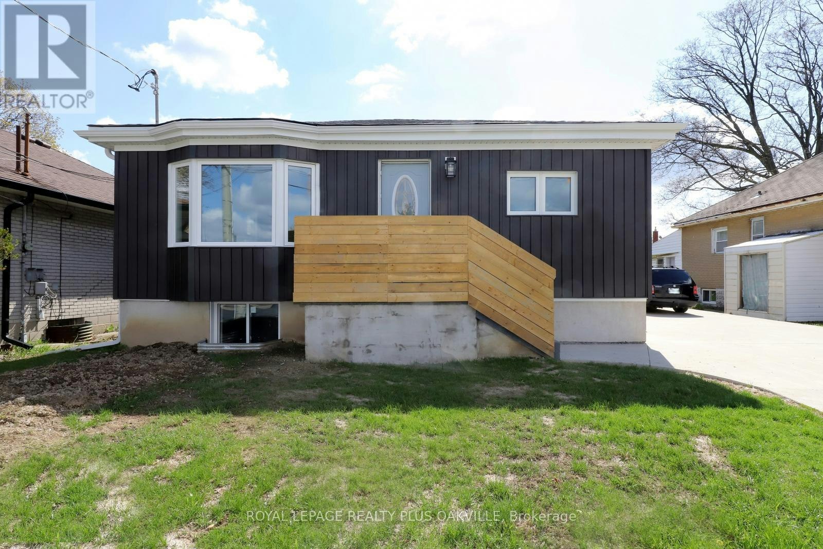 MAIN FLOOR-269 5th Street WEST, Hamilton, ON, L9C 3N9
