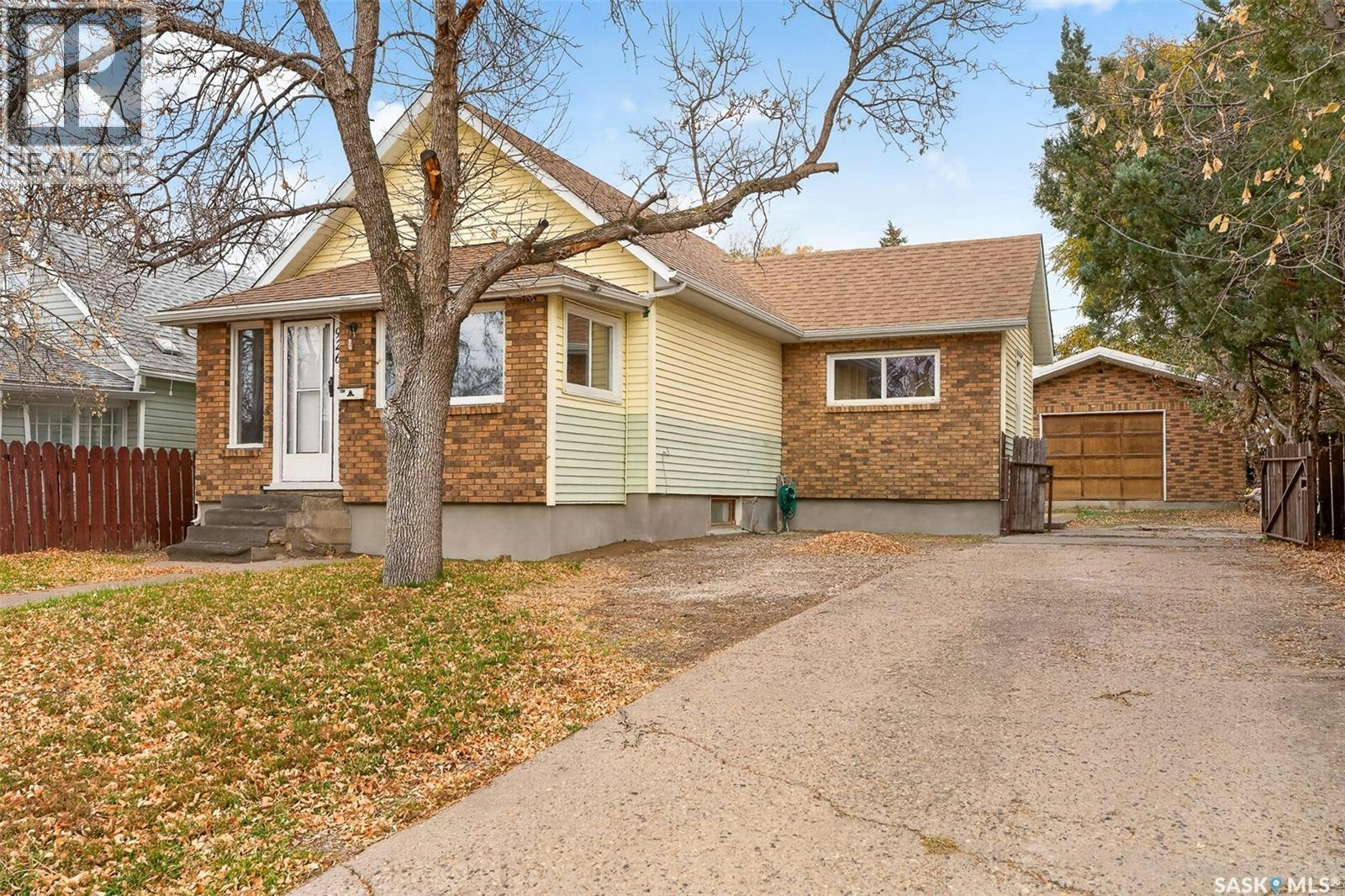926 Montgomery Street, Moose Jaw, SK, S6H 2W8