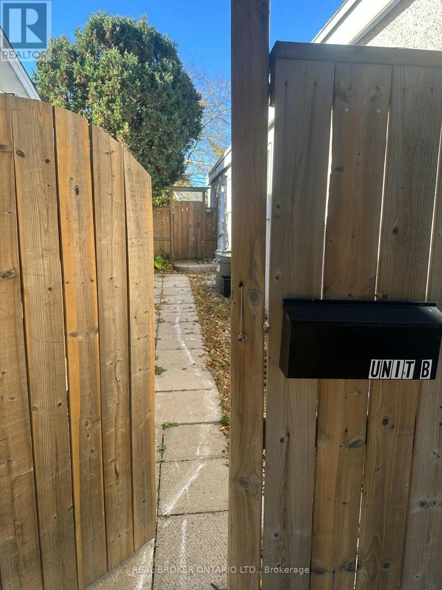B-28 Leeming Drive, Ottawa, ON, K2H 5P7 - 2
