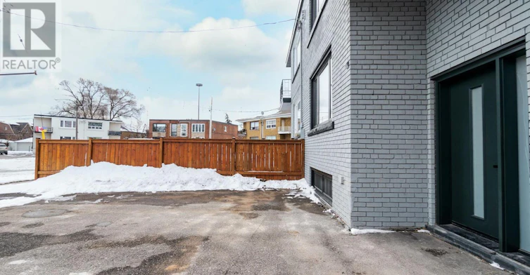 3-38 Penhurst Avenue, Toronto, ON, M8Y 3A8 - 40