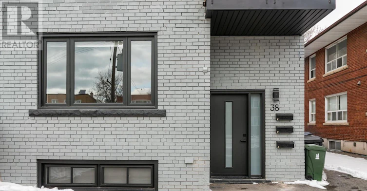 3-38 Penhurst Avenue, Toronto, ON, M8Y 3A8 - 2