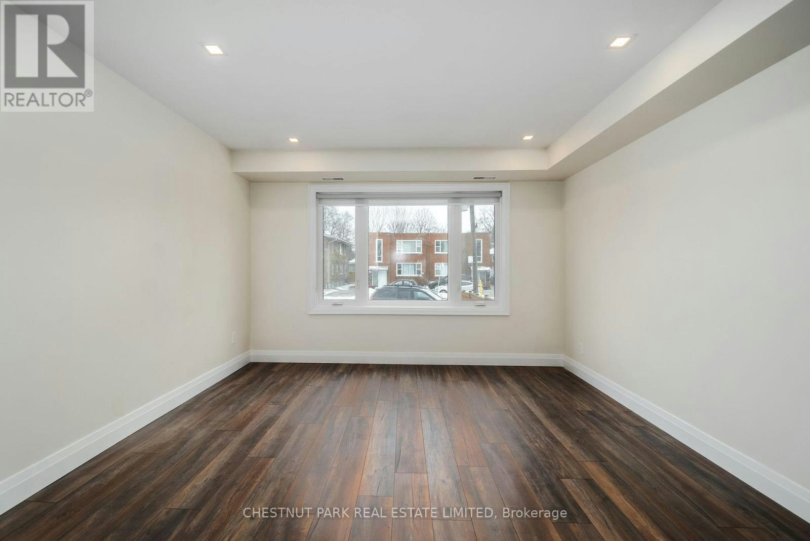 3-38 Penhurst Avenue, Toronto, ON, M8Y 3A8 - 6