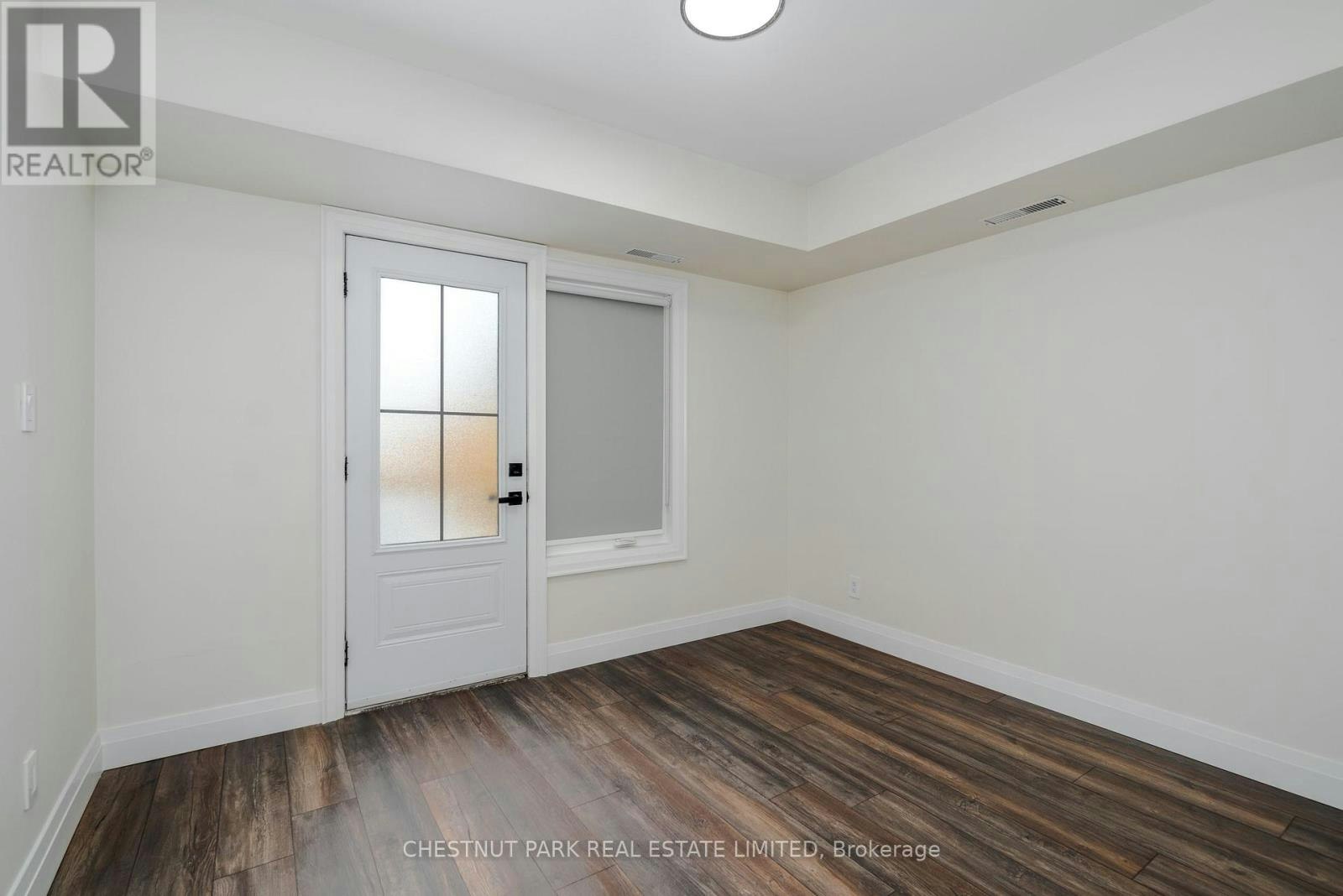3-38 Penhurst Avenue, Toronto, ON, M8Y 3A8 - 25