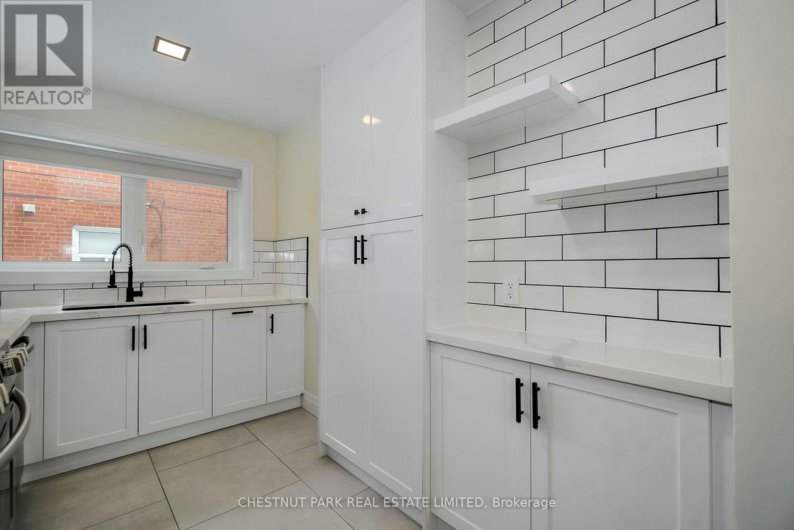 3-38 Penhurst Avenue, Toronto, ON, M8Y 3A8 - 14