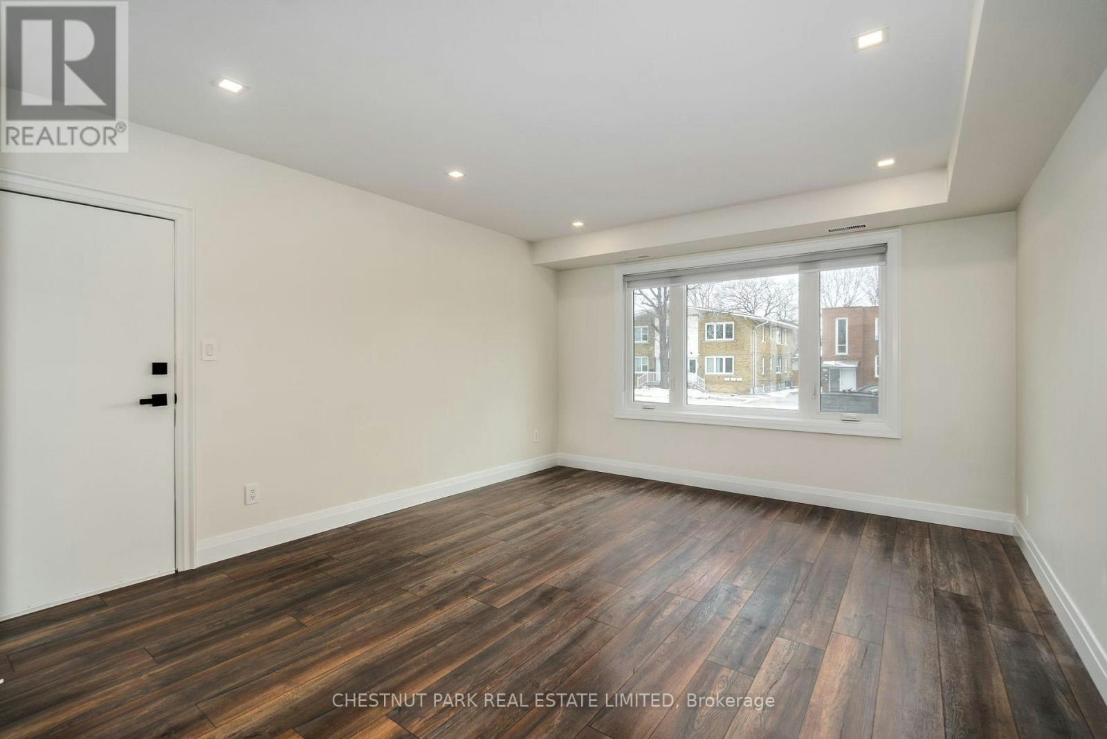 3-38 Penhurst Avenue, Toronto, ON, M8Y 3A8 - 7