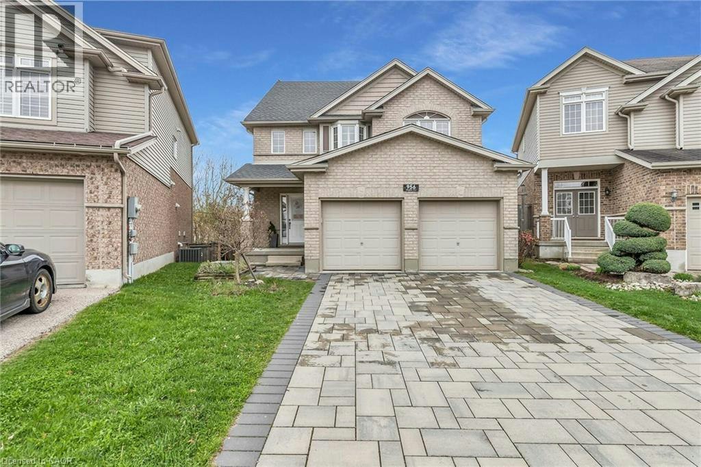 956 Banffshire Court, Kitchener, ON, N2R 1W8