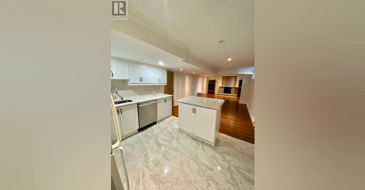 16 Sabrina Court, Richmond Hill, ON, L4C 5P8 - 2