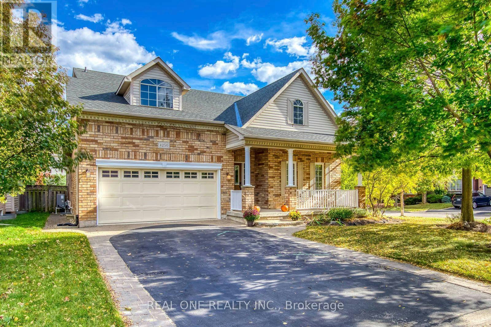 4250 Price Court, Burlington, ON, L7M 4X3
