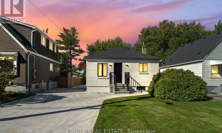 226 28th Street EAST