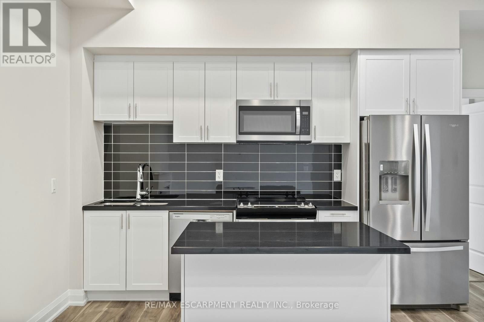 UP 09-50 Herrick Avenue, St. Catharines, ON, L2P 2T9 - 13