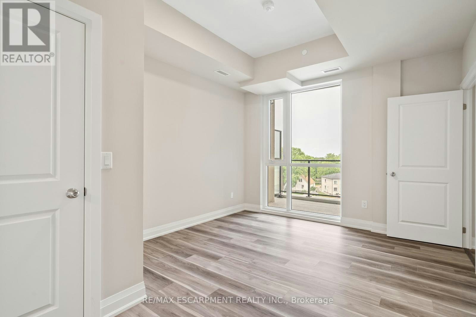 UP 09-50 Herrick Avenue, St. Catharines, ON, L2P 2T9 - 16