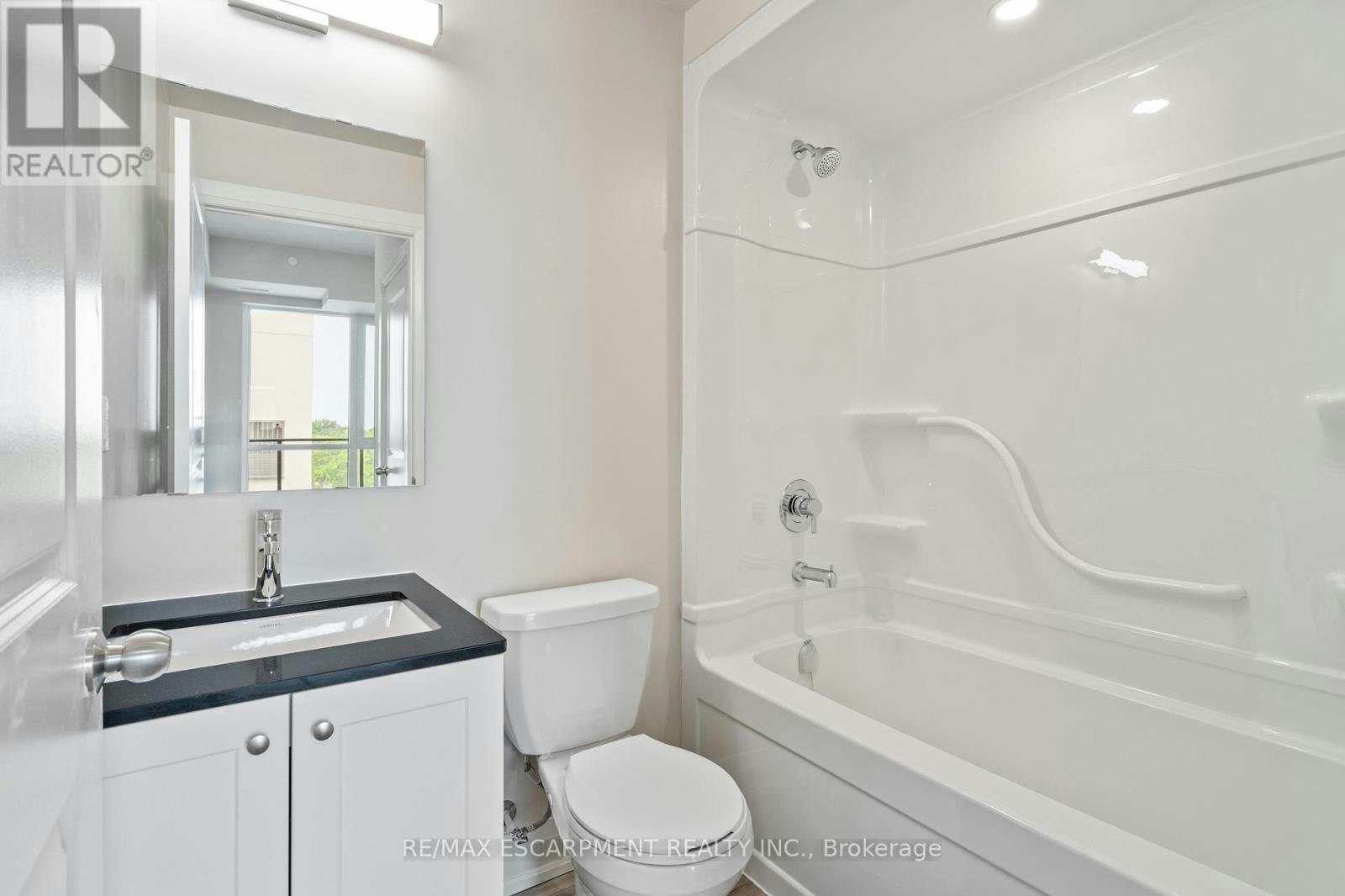 UP 09-50 Herrick Avenue, St. Catharines, ON, L2P 2T9 - 18