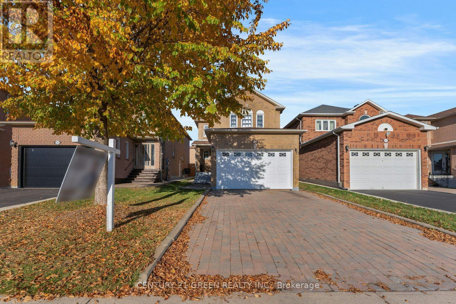 215 Kingknoll Drive, Brampton, ON, L6Y 4X4