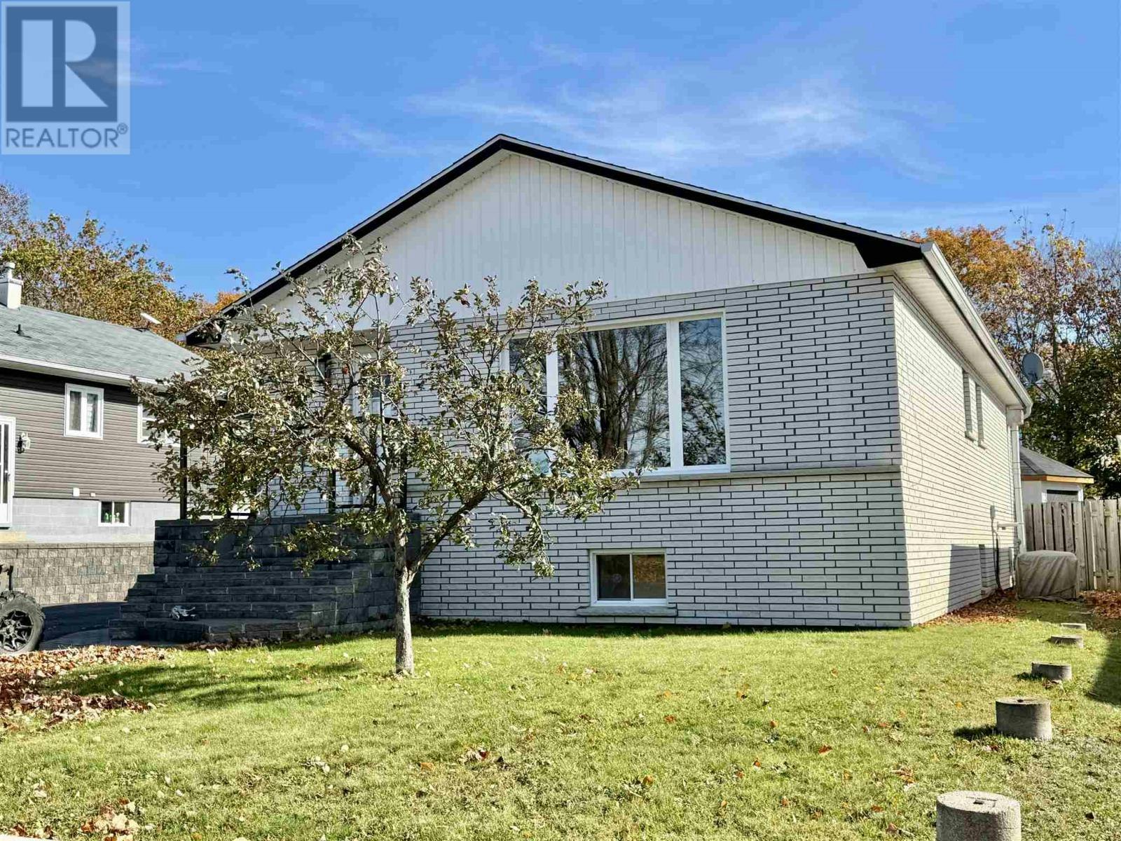 31 Ferguson Road, Elliot Lake, ON, P5A 1C4