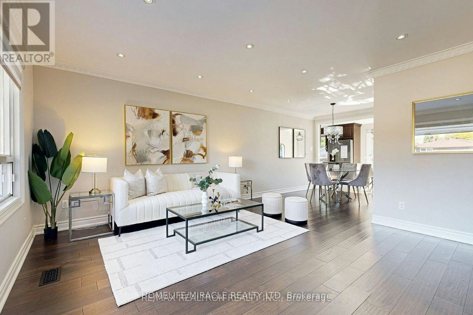 32 Araman Drive, Toronto, ON, M1T 2P6 - 2