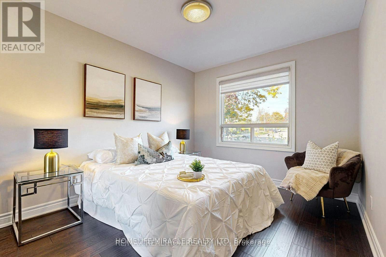32 Araman Drive, Toronto, ON, M1T 2P6 - 7