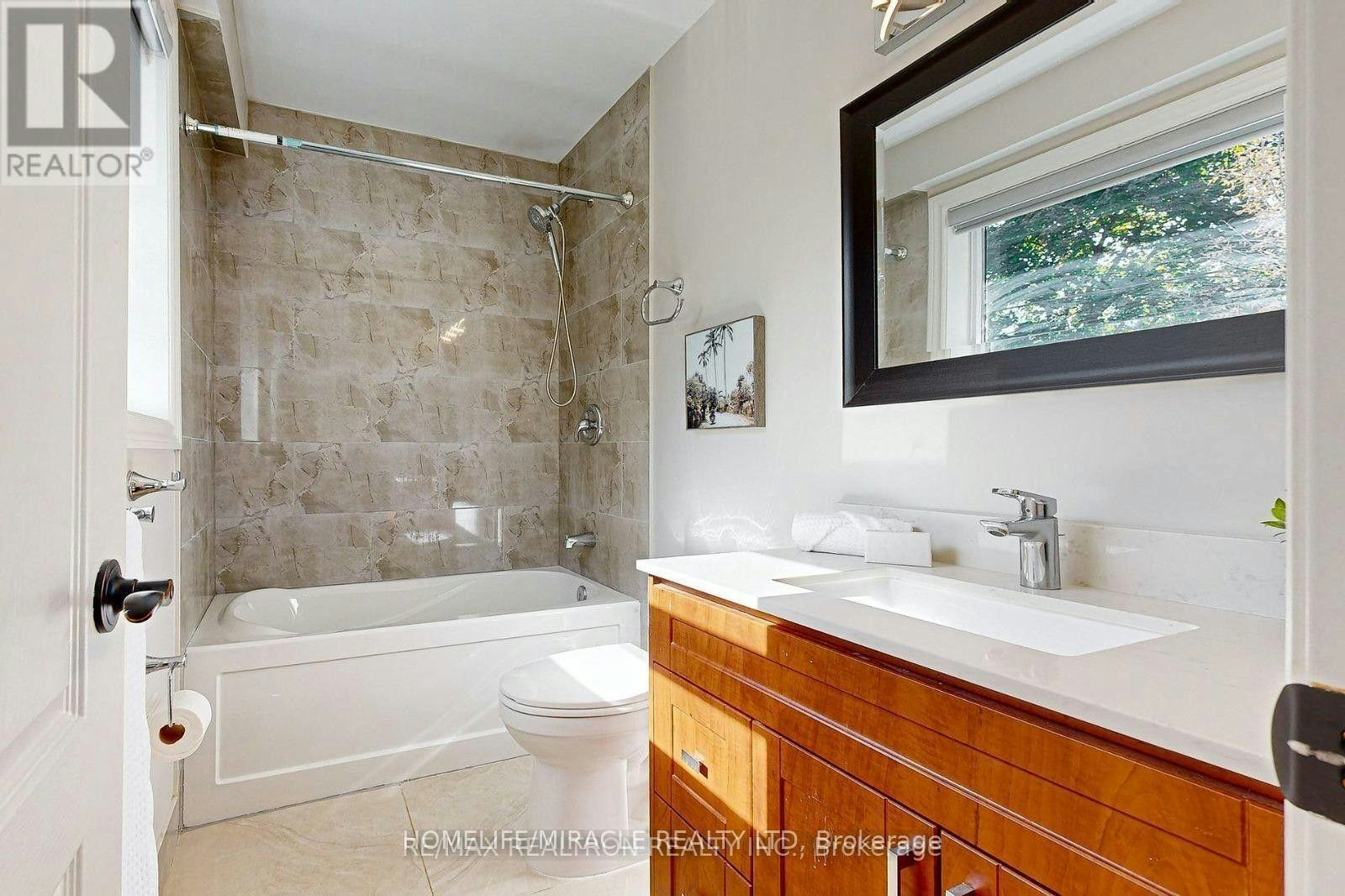 32 Araman Drive, Toronto, ON, M1T 2P6 - 6