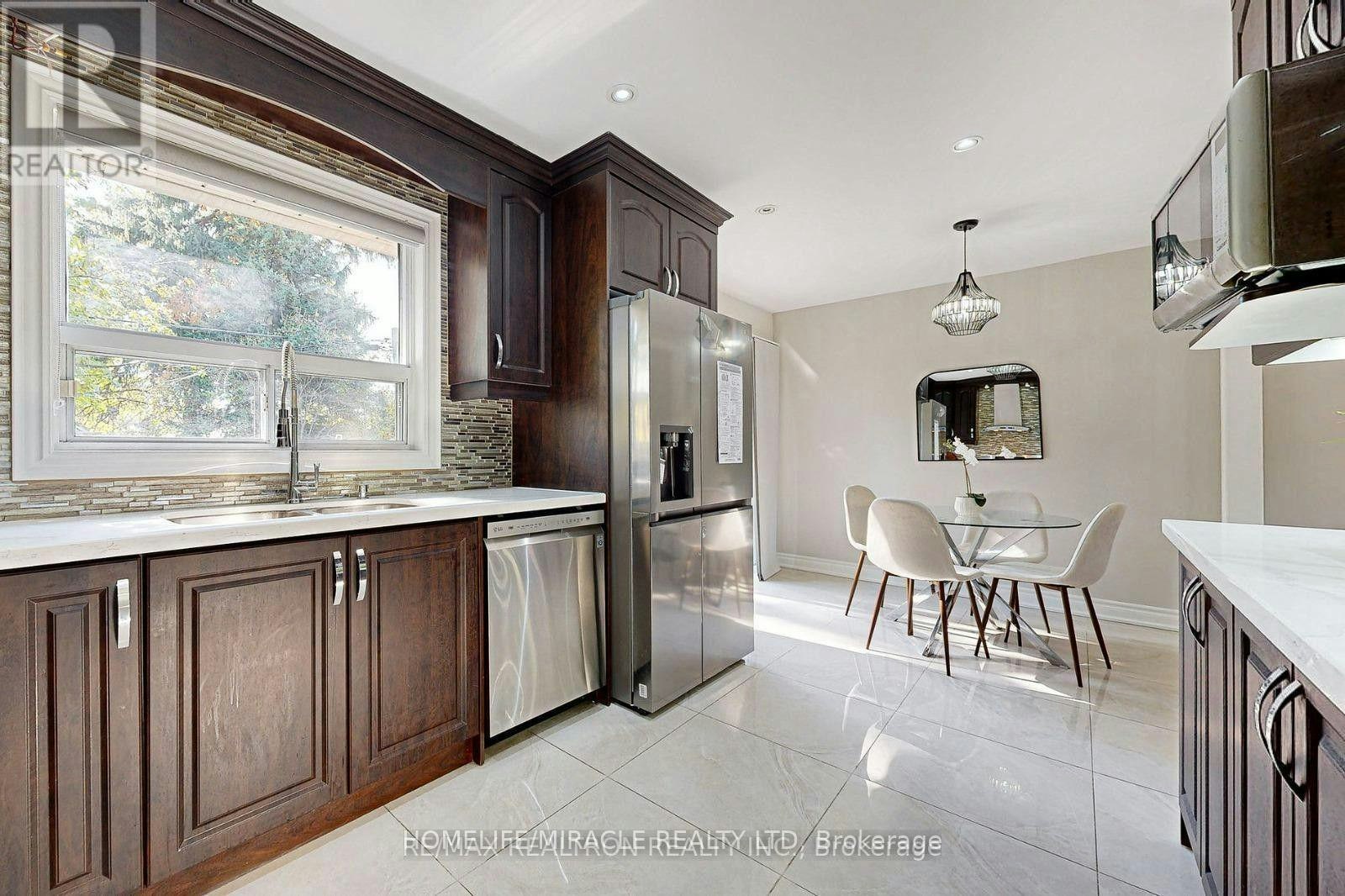32 Araman Drive, Toronto, ON, M1T 2P6 - 3