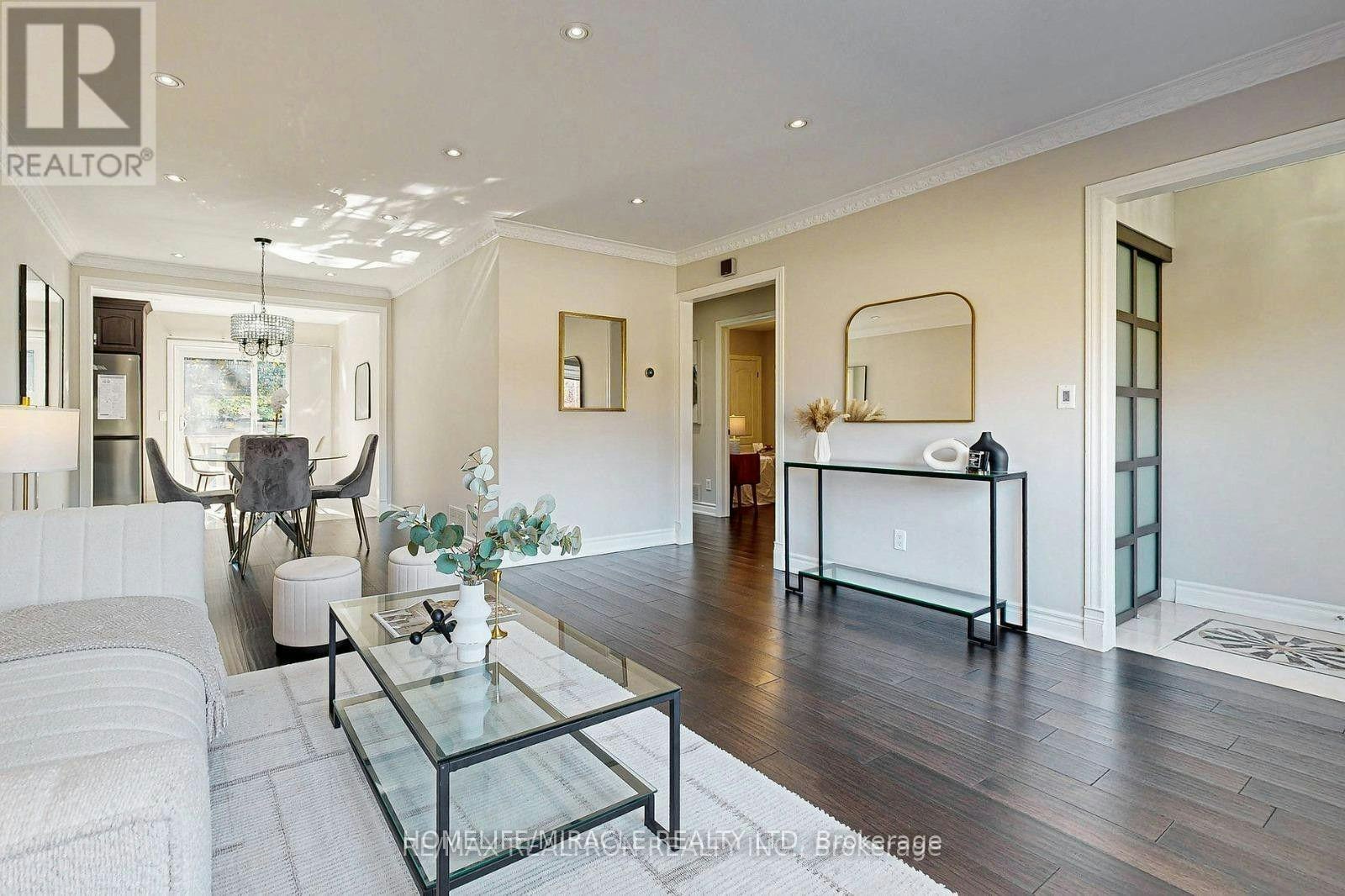 32 Araman Drive, Toronto, ON, M1T 2P6 - 4