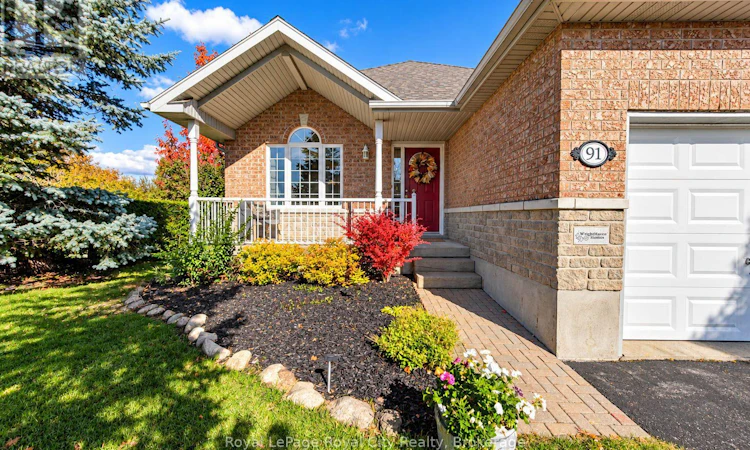 91 Harper Crescent