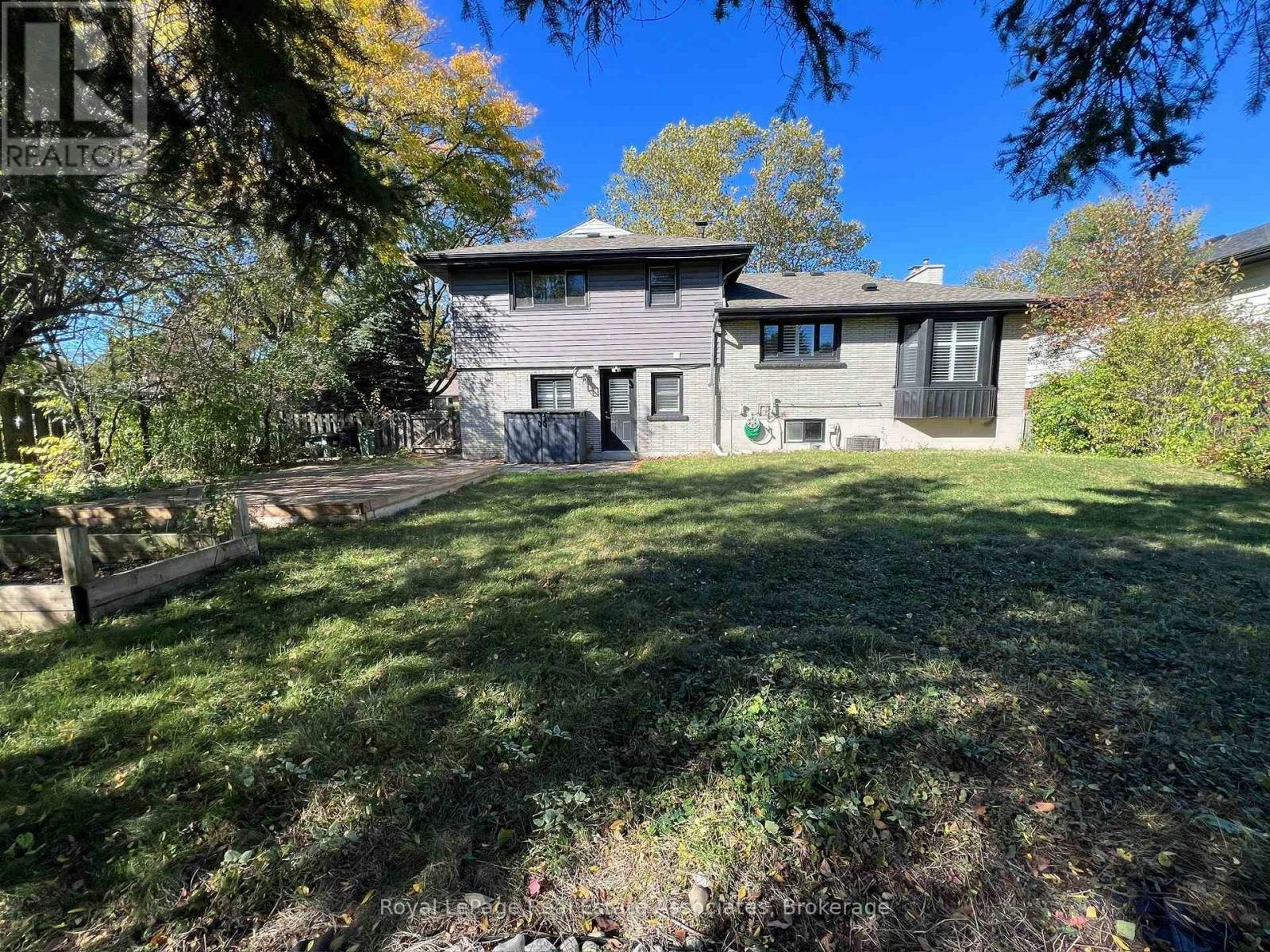 UPPER-222 Columbia Drive, Hamilton, ON, L9C 3Y9 - 16