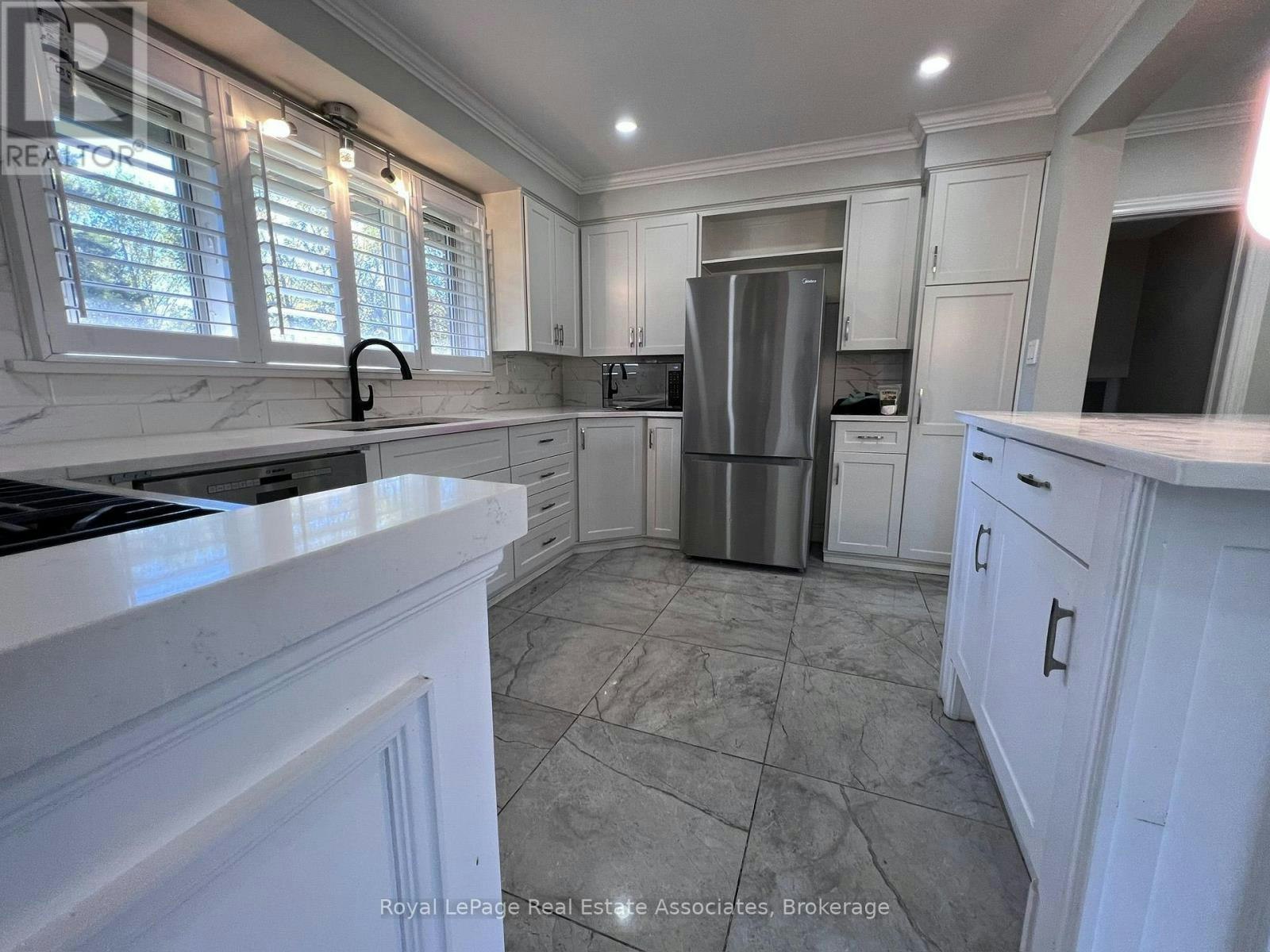 UPPER-222 Columbia Drive, Hamilton, ON, L9C 3Y9 - 6