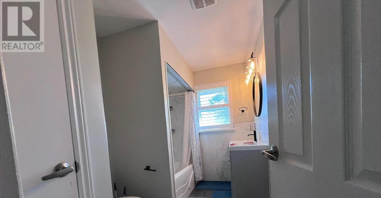 UPPER-222 Columbia Drive, Hamilton, ON, L9C 3Y9 - 17