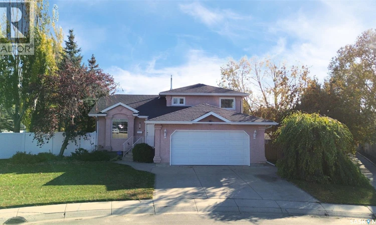 803 Swan Crescent