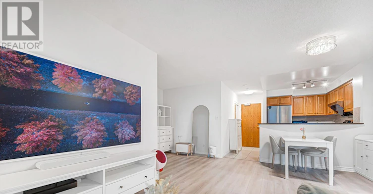 807-7 Lorraine Drive, Toronto, ON, M2N 7H2 - 4