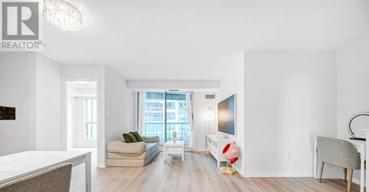 807-7 Lorraine Drive, Toronto, ON, M2N 7H2 - 6
