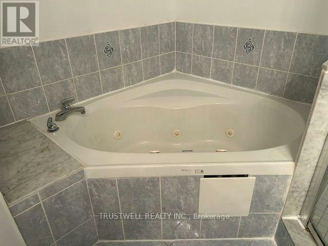 905-130 Pond Drive, Markham, ON, L3T 7W5 - 9