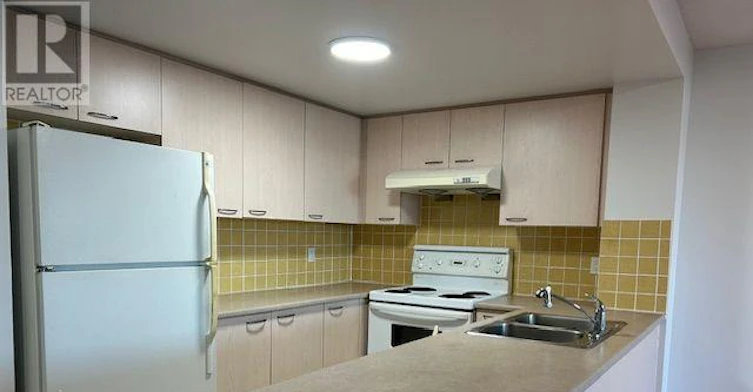 905-130 Pond Drive, Markham, ON, L3T 7W5 - 2