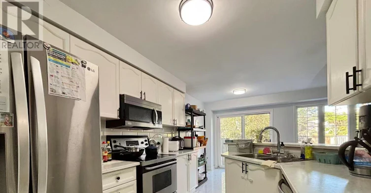 88 Millcliff Circle, Aurora, ON, L4G 7N9 - 2