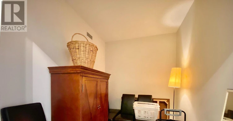 321-39 Upper Duke Crescent, Markham, ON, L6G 0B9 - 3
