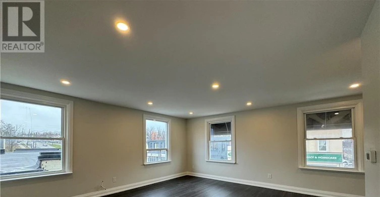 44 Main Street S, Halton Hills, ON, L7G 3G4 - 8