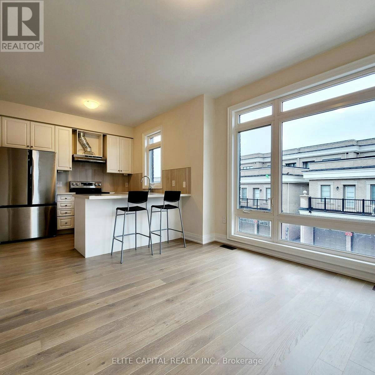 195 Milky Way Drive, Richmond Hill, ON, L4C 5H3 - 2