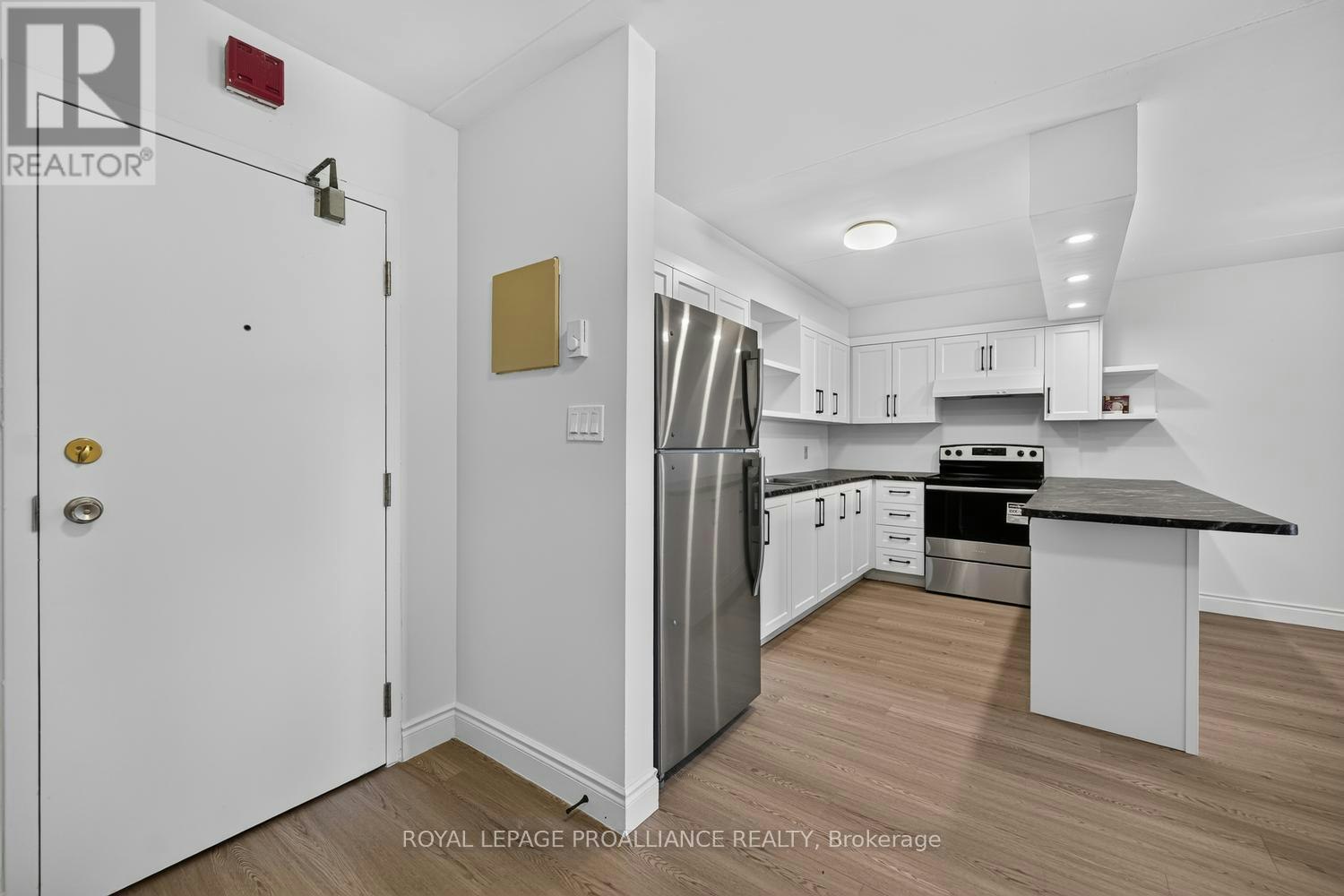 403-95 Windsor Drive, Brockville, ON, K6V 3H7 - 3