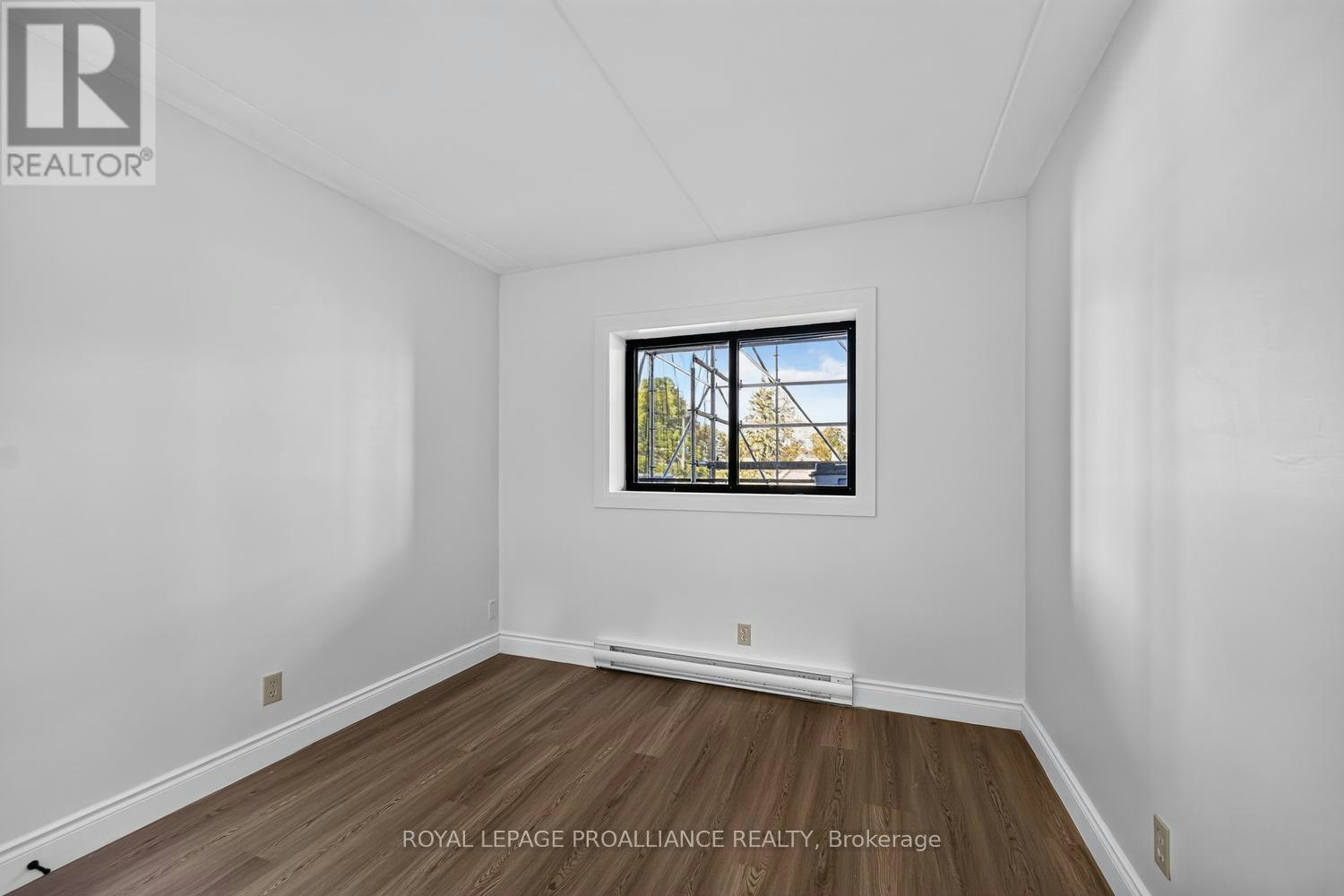 303-95 Windsor Drive, Brockville, ON, K6V 3H7 - 16