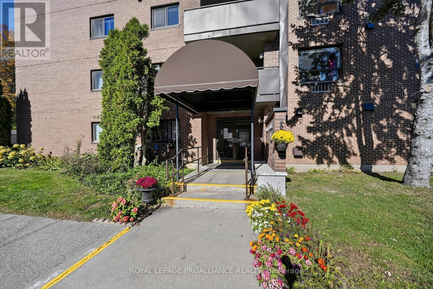 303-95 Windsor Drive, Brockville, ON, K6V 3H7 - 2