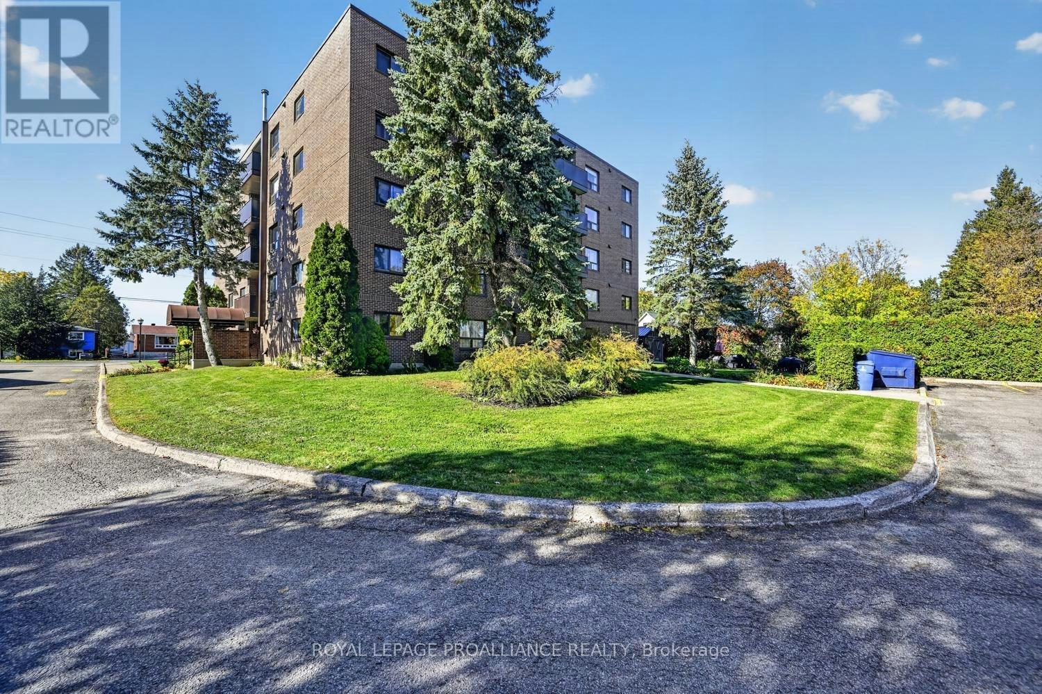 303-95 Windsor Drive, Brockville, ON, K6V 3H7 - 3