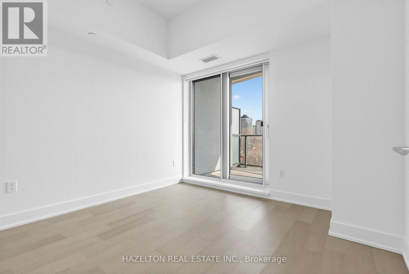 602-8 Manor Road W, Toronto, ON, M4S 0E6 - 11