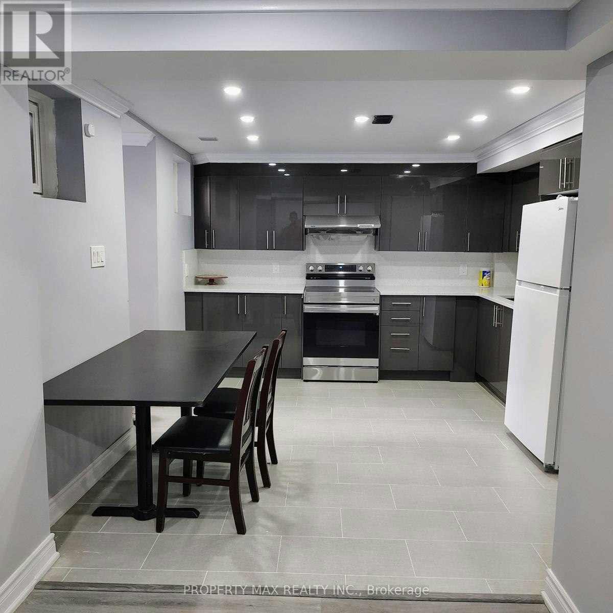 18 Stevensgate Drive, Ajax, ON, L1T 4Z3 - 4
