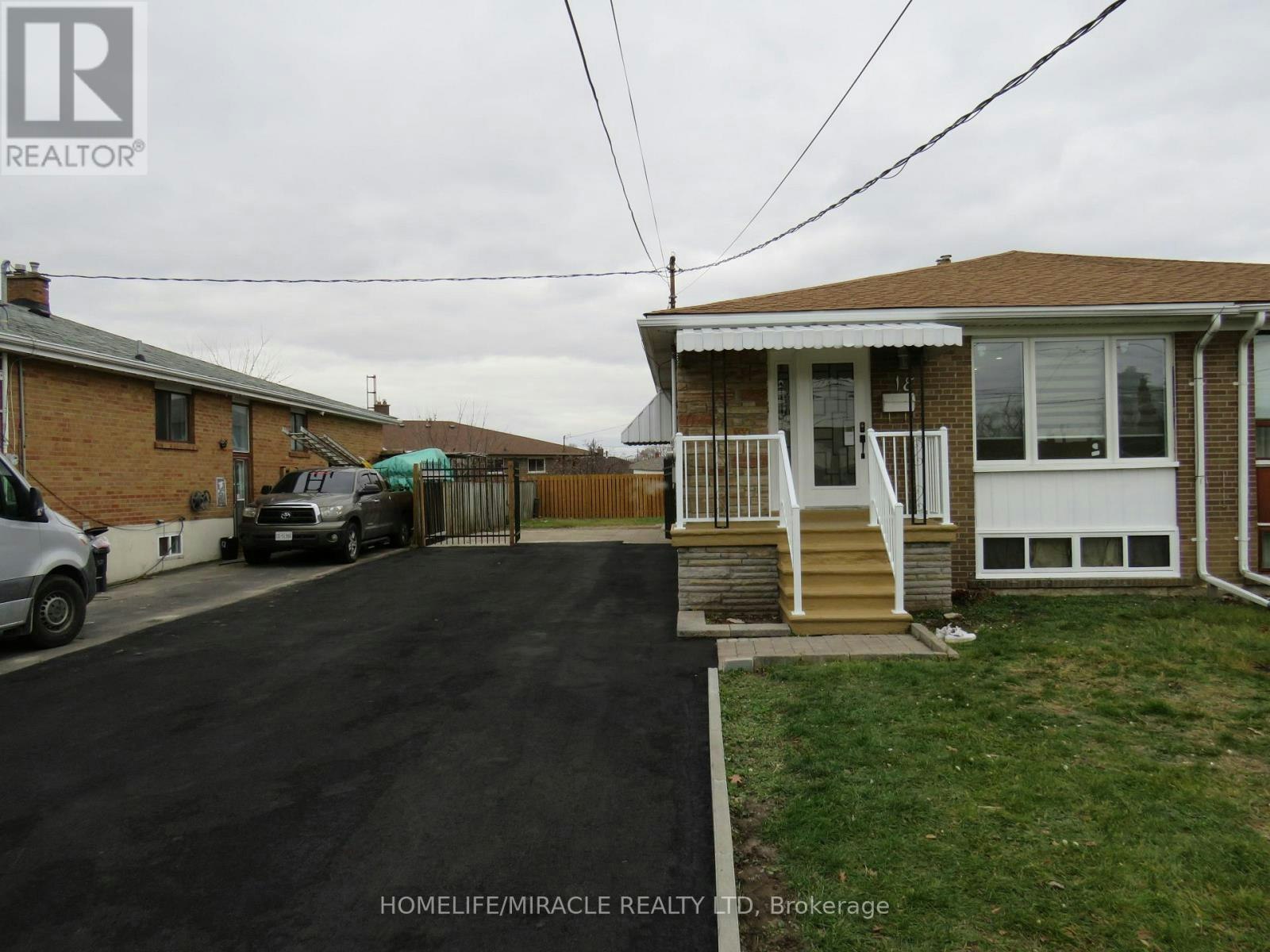 18 Rubydale Gardens, Toronto, ON, M9L 1B9
